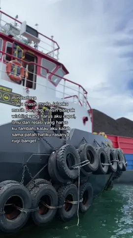 di saat dia sibuk coba banyak lelaki aku hanya sibuk untuk memperbaikki diri #pelautpunyacerita #pelaut 