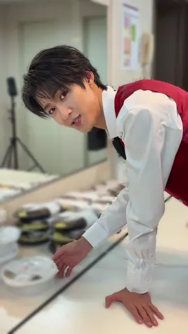 お弁当選び中🍙#曽野舜太 #好きすぎて滅 #MILK #吉田仁人  @M!LK_OFFICIAL 