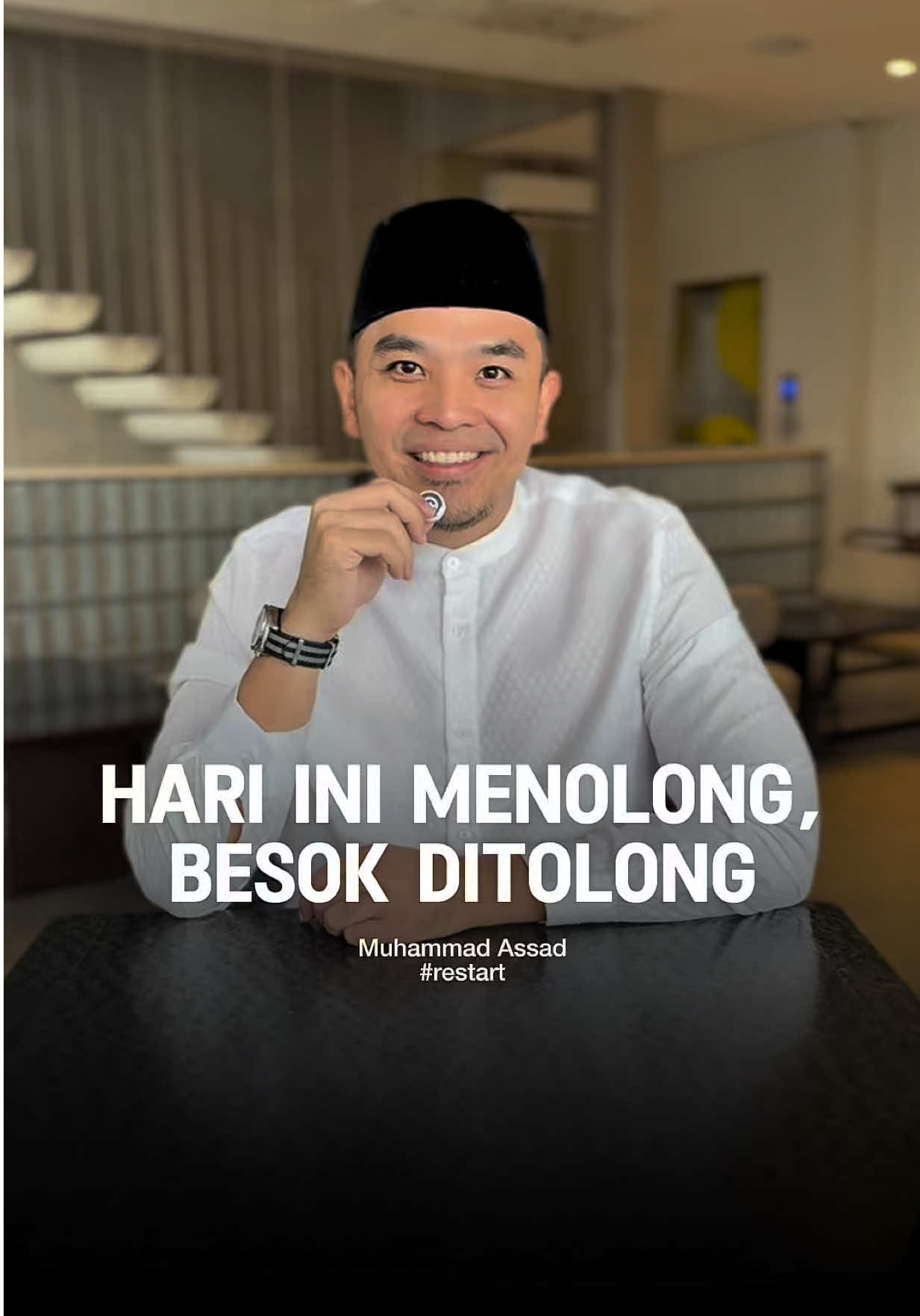 Hari ini menolong, besok ditolong. ——— Amalkan. Bagikan. ✨ “Barangsiapa yang menunjukkan kepada suatu kebaikan, maka dia akan mendapatkan pahala sama persis dengan orang yang mengerjakannya tanpa dikurangi sedikitpun.”  (HR. Muslim) #restart #Allahummabaarik #muhammadassad 