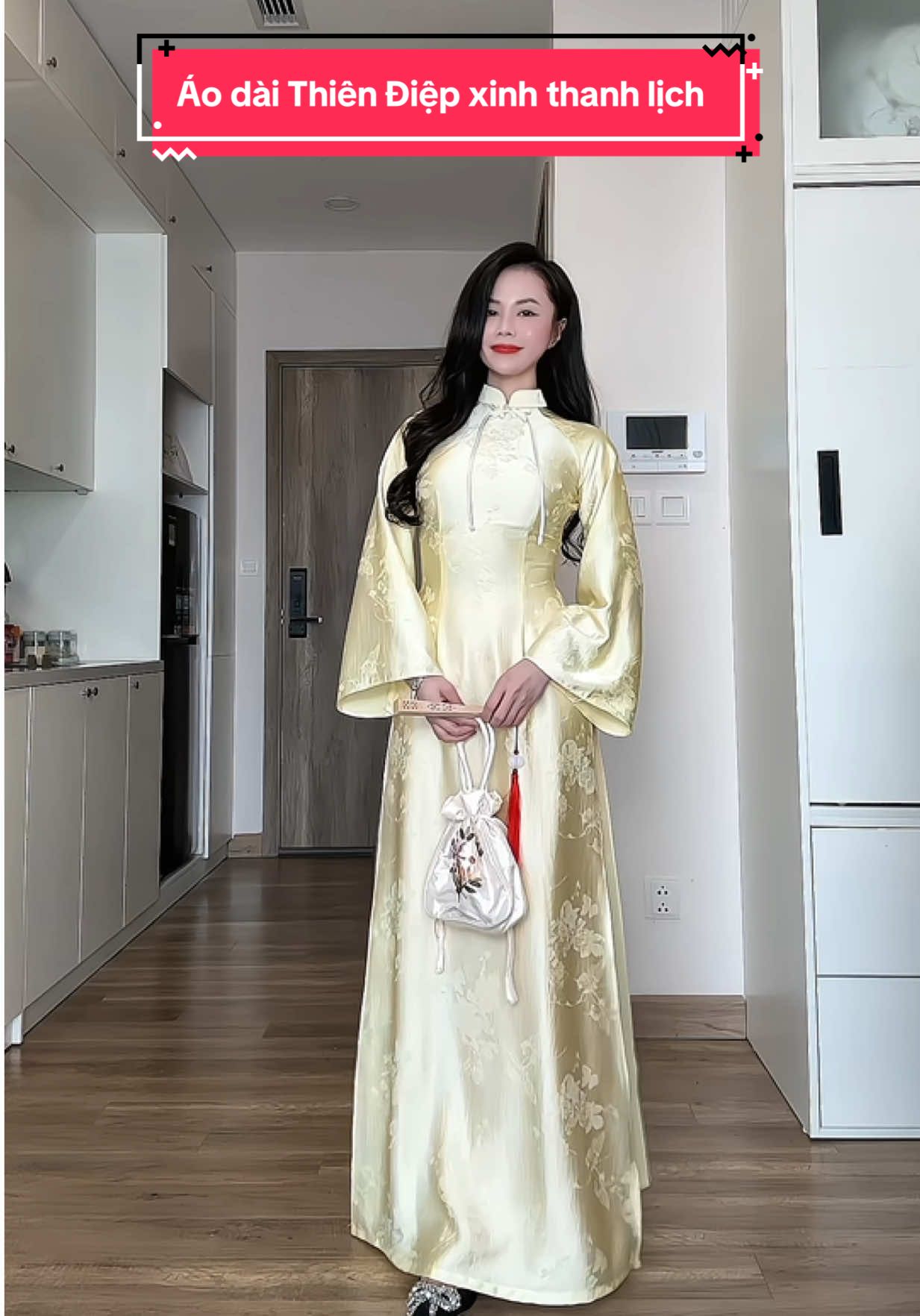 Mẫu áo dài siêu xinh mà sang cho ce gu nhẹ nhàng thanh lịch đây, mặc tôn dáng lắm nha #aodaitruyenthong #aodaivietnam #aodaitet #aodaidep #aodai 