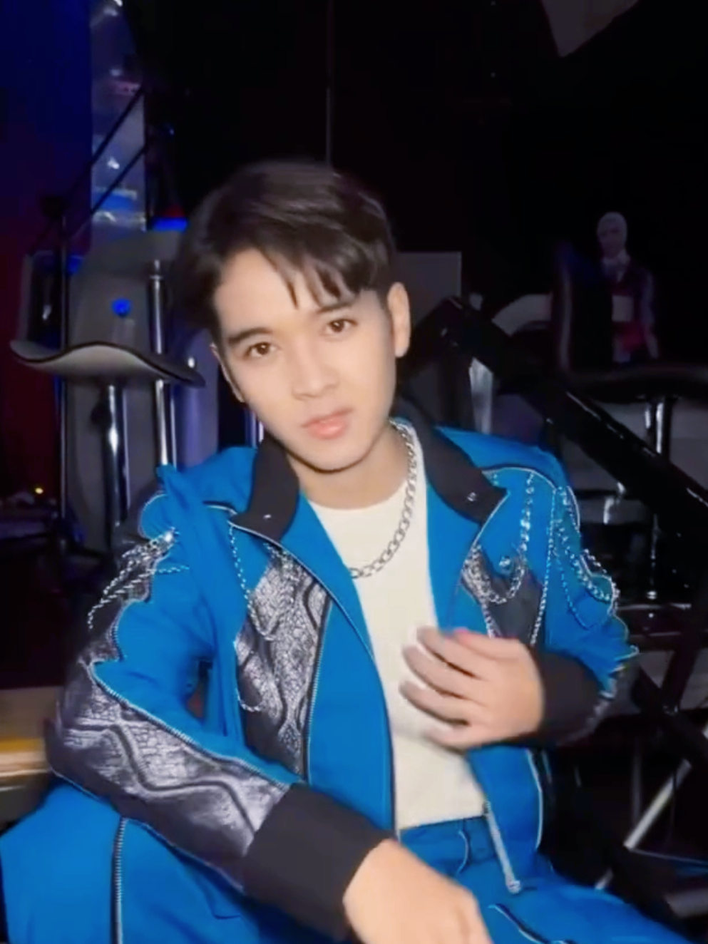 shining like a diamond @da7_arbilfahrizan0¹  menyala anak emas indonesiaaaa #da7 #pangerandangdut #arbil #arbilion #fyp 