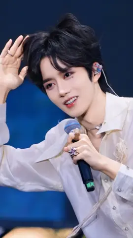 GAKUAATT LUCU BANGETT JANCOOOOKKKK😭🤏🏻 Terpantau diriku udah kejang-kejang kegemesan 😭 aakkkhhhh ceginiiii🤏🏻😩✊🏻  #eliothuang #huangxing #huangxingeliot #xingqiu #desire4 