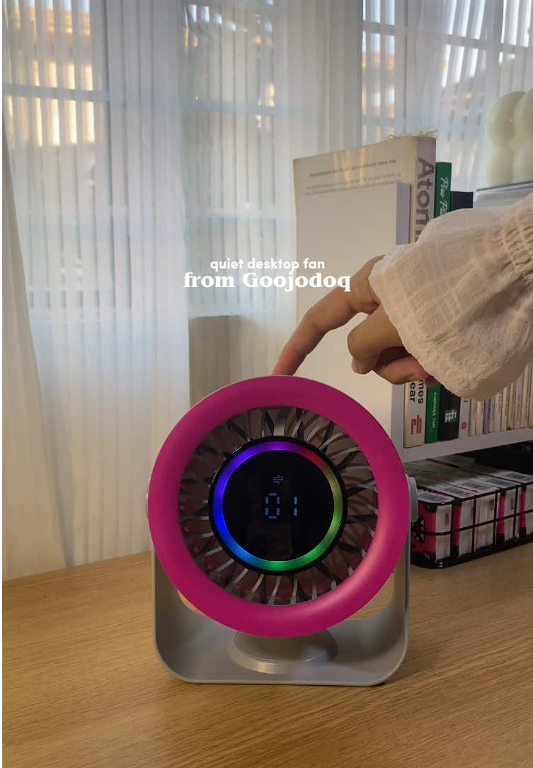 This quiet desk fan from @goojodoqphstore is a must have lalo na kapag walang kuryente. #desktopfan #portablefan #goojodoq #goojodoqfan #rechargeablefan 