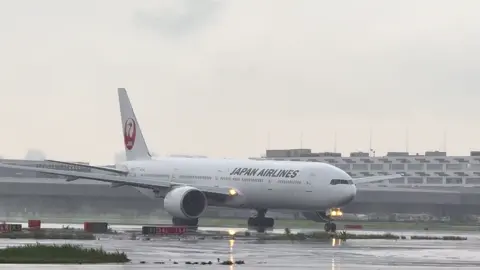 Japanairlines🇯🇵 Boeing777-300ER いつ見てもB777は本当にかっこいいです！ #飛行機好きの方と繋がりたい #aviation #飛行機好きな人へ #b777300er #おすすめにのりたい 