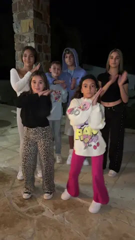 F R I E N D S ❤️ @Niño Messi🐐 @Soyyael11 y Mari @daniela🪬 #newtrend #hazmeviral #friends #team #new_trending 