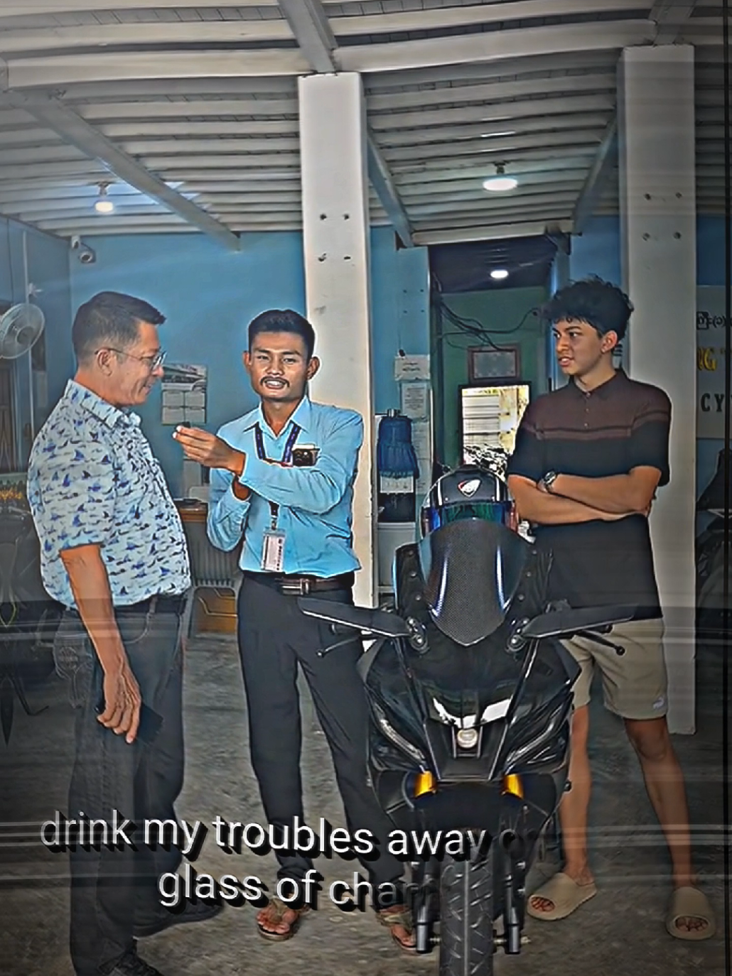 မိဘအသိုင်းအဝိုင်းတောင့်တဲ့သူတေ သူတို့ကတော့ကောင်းတယ်r15 v4🏍️🏍️🎀💗#r15v4 #follow #fypシ゚viral🖤tiktok  ####ngakhantprest7  #r15v4black 