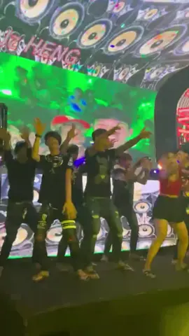 ผมขอเต้นด้วยคนเพื่อน#กรีนสกรีนวิดีโอ #สตโตเกียวซิ่ง #ดันขึ้นฟีดที #fyp #fypシ゚ 