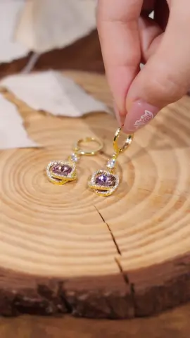 Who would have thought! I wore these earrings on a date, and passersby couldn't help but praise my beauty #earrings #accessories #jewelry