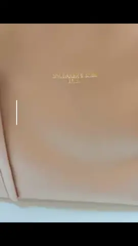 #TIKTOK SHOP#トートバッグ#バッグ 💞┈┈┈┈┈┈  ⭐️荷物が重くて 軽いトートバッグをお探しの方 ⭐️400グラム位だったよ ⭐️華奢な感じだけど軽いよ❣️