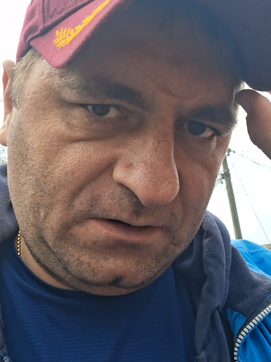 România a ajuns ca o găină fără cap. Incredibil!!! 🫣🤔🤐🐔 #romania #gaina #autoritati #vremurigrele 