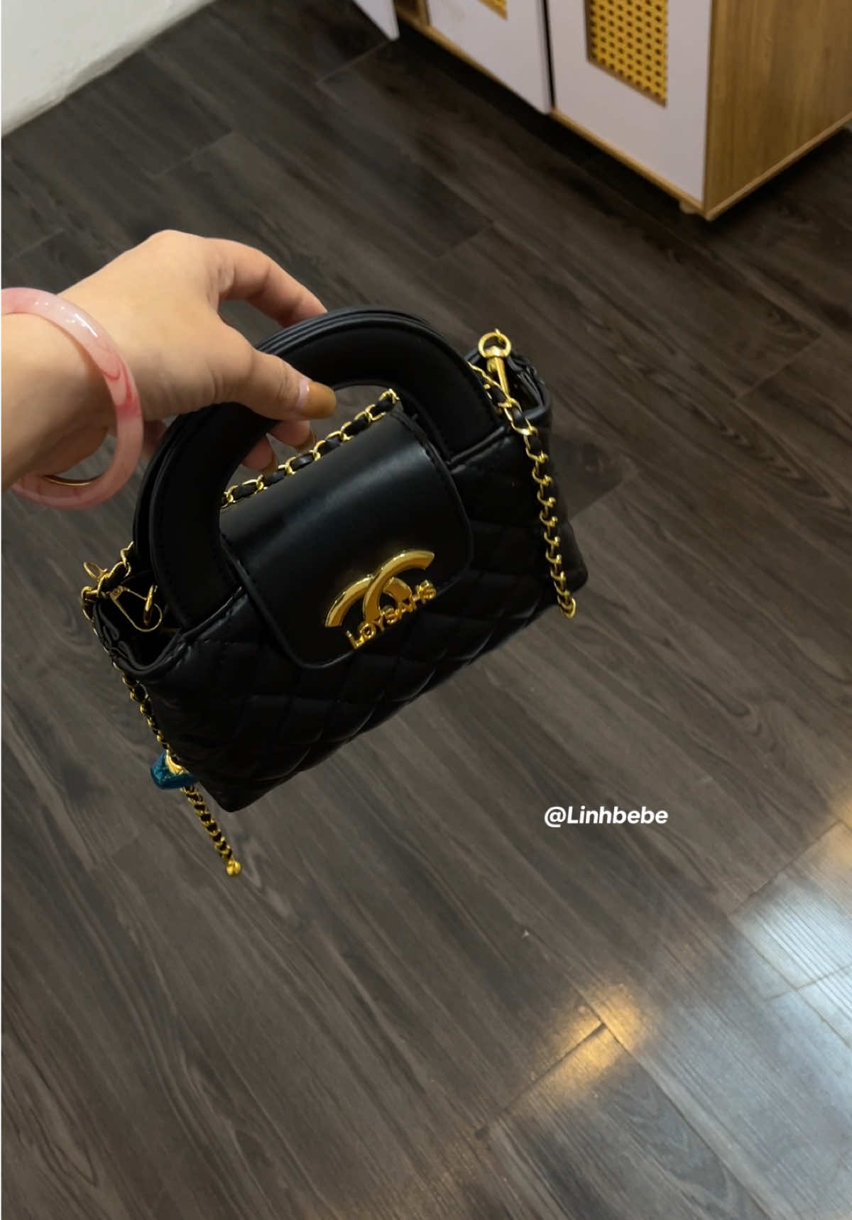 Túi xinh đeo chéo , cầm tayyy miệng rộng . Da mềm chất đẹp giá bèo nha 🎀 #tuixach #tuideocheo #tuixinh #xuhuong #vairal 