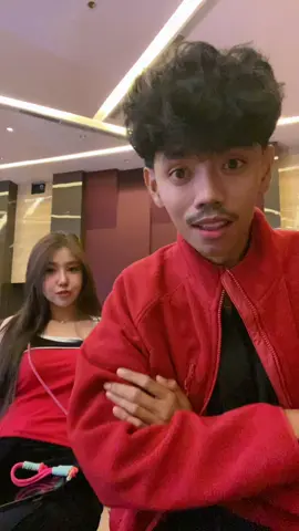 Teman gua jatuh 😭 @VILMEI✨ 