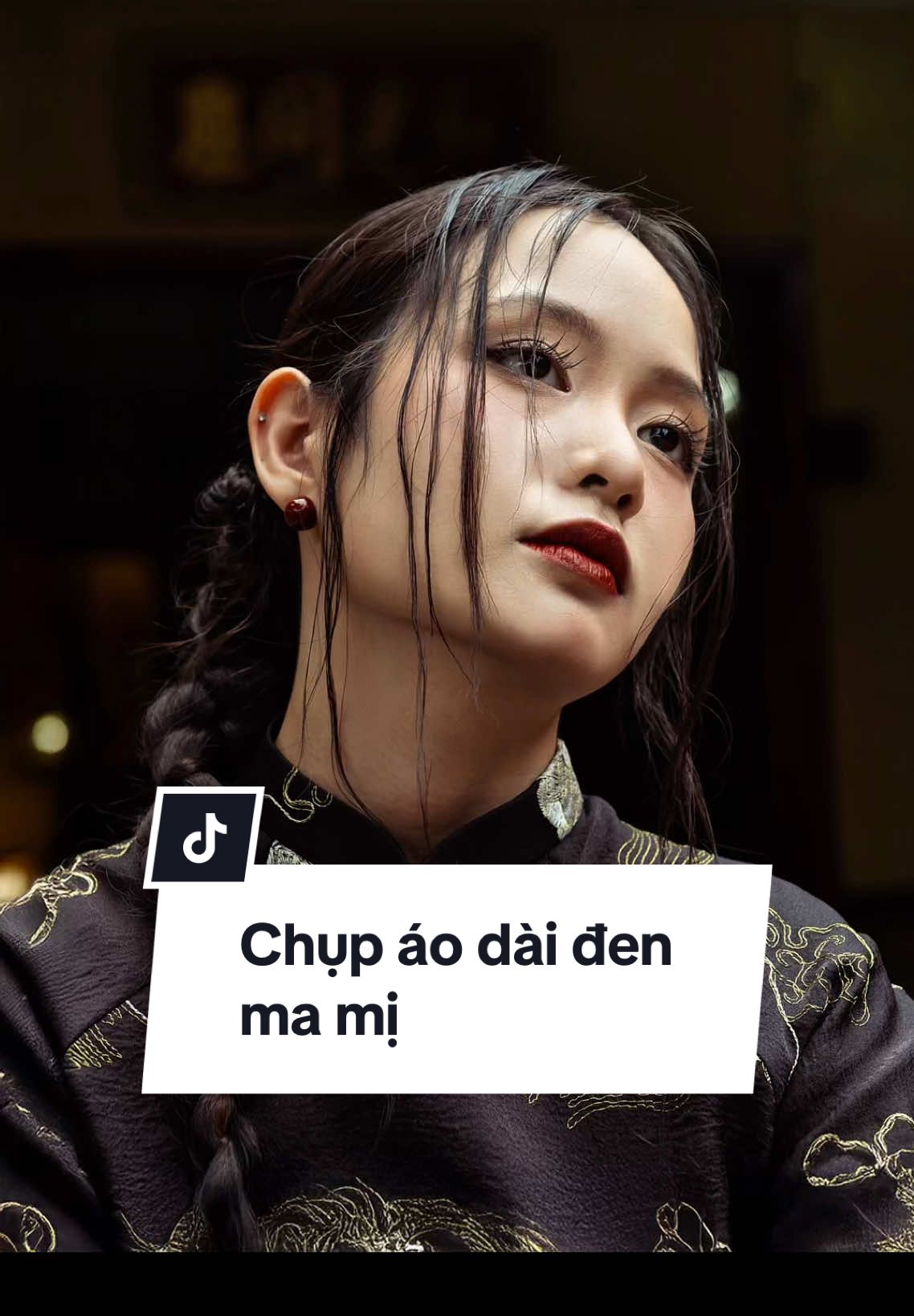 Thay vì chụp áo dài mấy màu tươi thì chúng tôi chọn chụp áo dài đen cho ma mị, mà còn chụp sớm tháng 11 thì hình ra sao? #chupanhaodai #diadiemchupanh #chupanhtet #ideachupanh #henrybui 