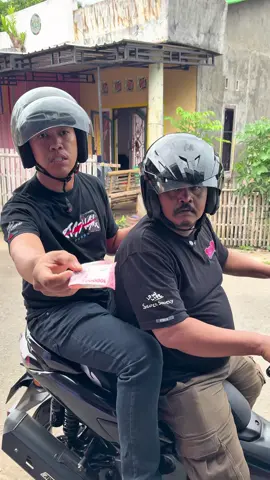 Tukar uang @arissyamsul @TETTA LIMPO BLOK.M PROJECT @_dahlaan 