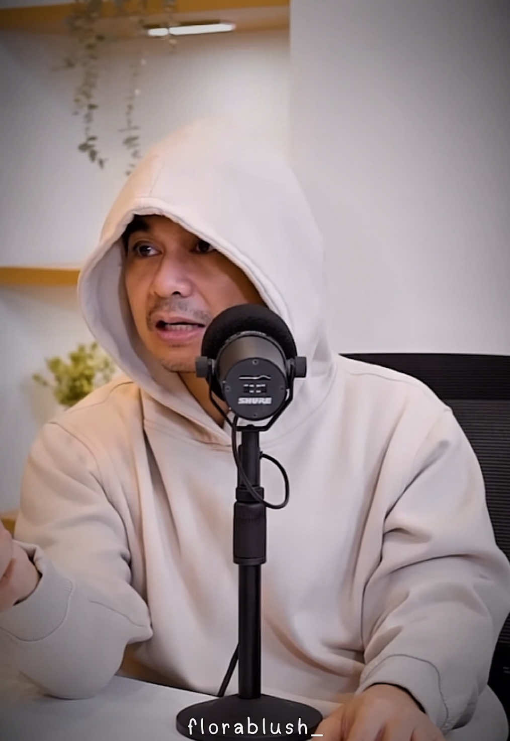 Hati hati memilih pasangan, pastikan yang kamu pilih adalah orang yang bersedia mengkomunikasikan semuanya dengan baik ke kamu #radityadika #motivation #pasangan #quotes #katakata 