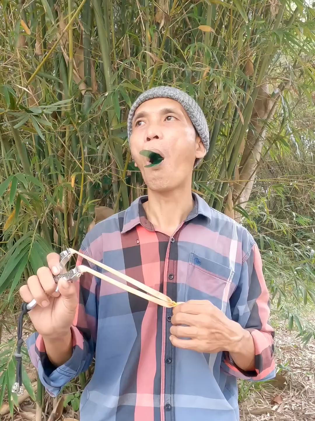 Bird Mimicry from a Bamboo Refuge #entertainment #birdsounds #shorts #camping #survival - Nguyễn Điền Trung