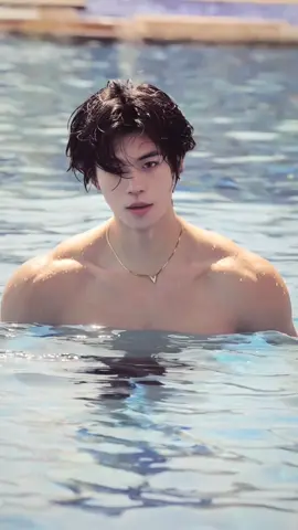 侃爷韦斯特特#泳池 #卡点 #反差 