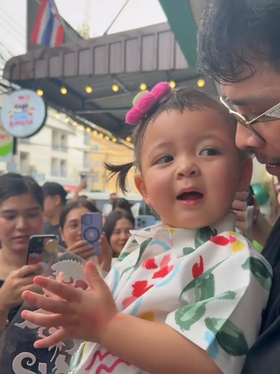 ดาราสาวมาเปิดร้าน ที่บางแสน ดาราสาวก็จะไม่รักบิ๊ก รักลุงขิง  บิ๊กดื้อ ไม่น่านัก #โซลโมเน่  #โม่เน่รักลุกขิง 