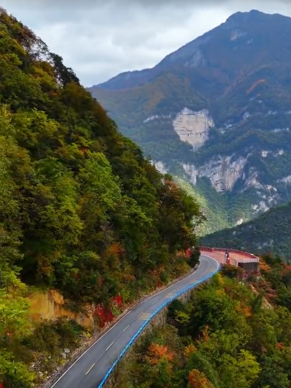 Ngắm cảnh đẹp trên đường đi từ trên cao xuống  Trùng Khánh Trung Quốc  #Trùngkhanh #trungquocdailuc🇨🇳🇨🇳🇨🇳 