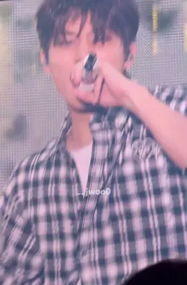 wooooo 😝💖 #jeongwoo #parkjeongwoo #treasure #fyp #darari 