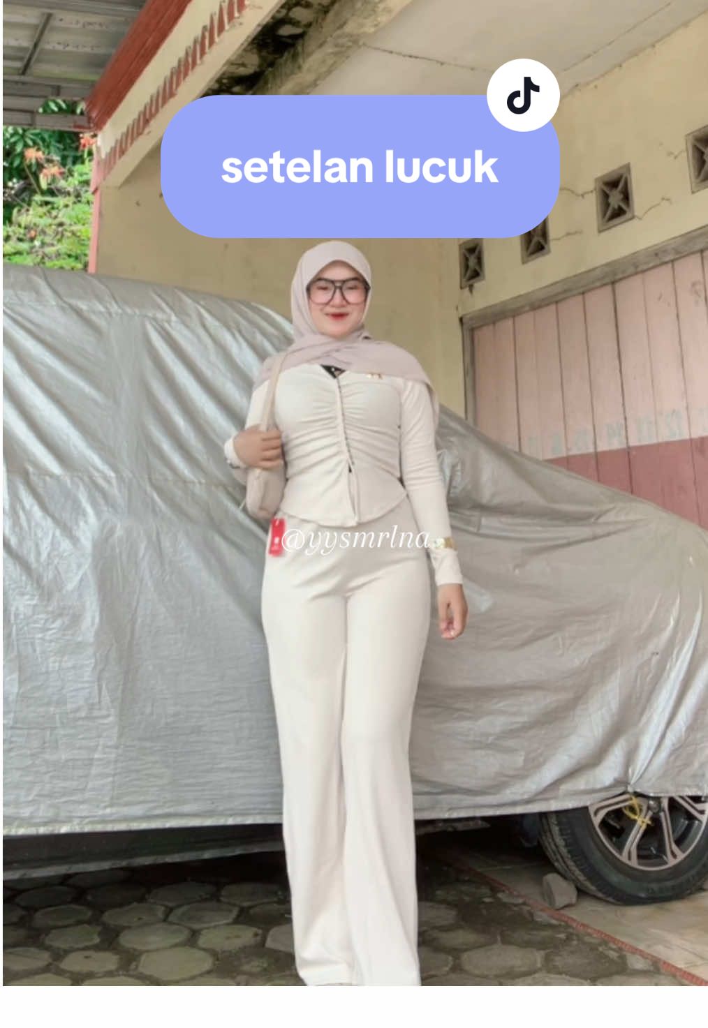 @HanaFashionJKT #merahbibirkamuholic 💋