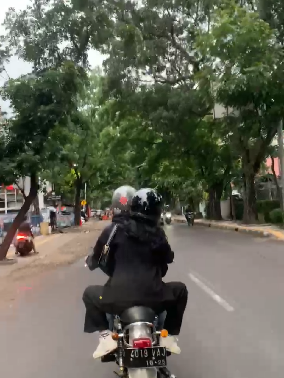 🤍⛓️                                    #britishstyle #bandung #fyp #ftw #kasihputih 