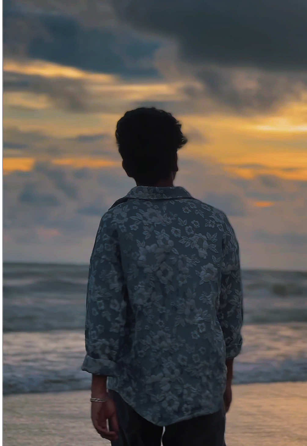 #CapCut সত্যি কারের ভালোবাসলে কষ্ট পেতে হয়। আমাদের জীবনে 'ভালোবাসা' নামক জিনিস'টা না থাকলে হয়তো এতো জীবিত লা'শ থাকতো না।❤️‍🩹#foryou #foryoupage #junayet404 #unfrezzmyaccount @TikTok Trends @TikTok Bangladesh 