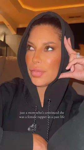 My itches, my itches 💅 Anyone else feel this way orrrrrrrr just me? 😂 #mom 