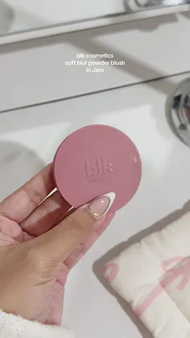 baka ikaw nalang hindi nakaka checkout ate, get yours na! 💗 @blk cosmetics #blkcosmetics #powderblush #blush 