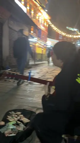 #streetsinger #busker #beatbox #artist #struggle 