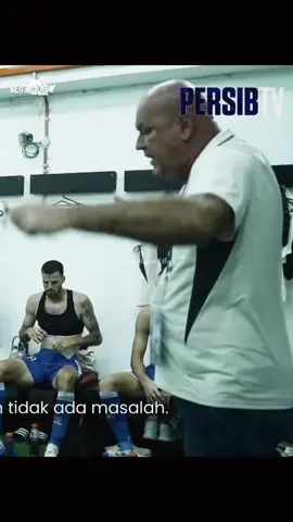 Situasu di Locker Room PERSIB Ketika tertinggal 2-0 oleh Selangor, Bojan Hodak 