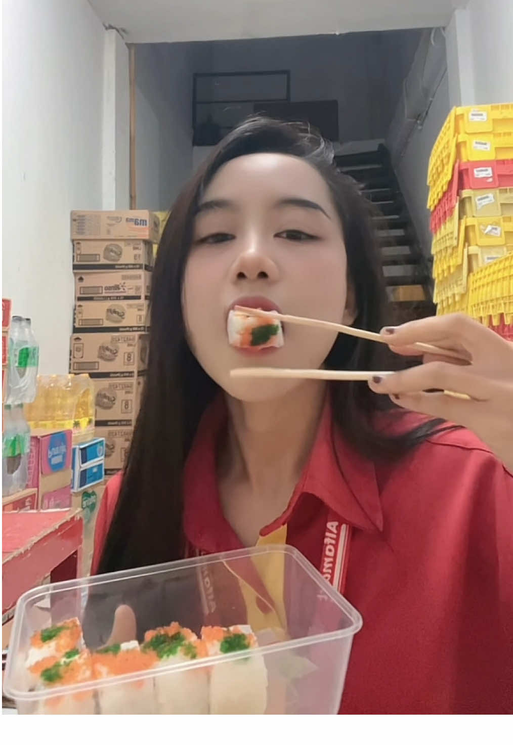 Otw pulang,tapi laper and then makan dulu,,masih sempet2nya dikagetin😱😏 #makan #kaget 