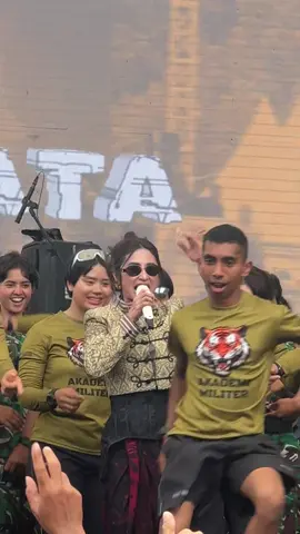 SIAPAPUN BOLEH BAHAGIA, TABOLABALE DEWI PERSSIK #akmil #dewipersik #fyp #magelang24jam #tabolabale 