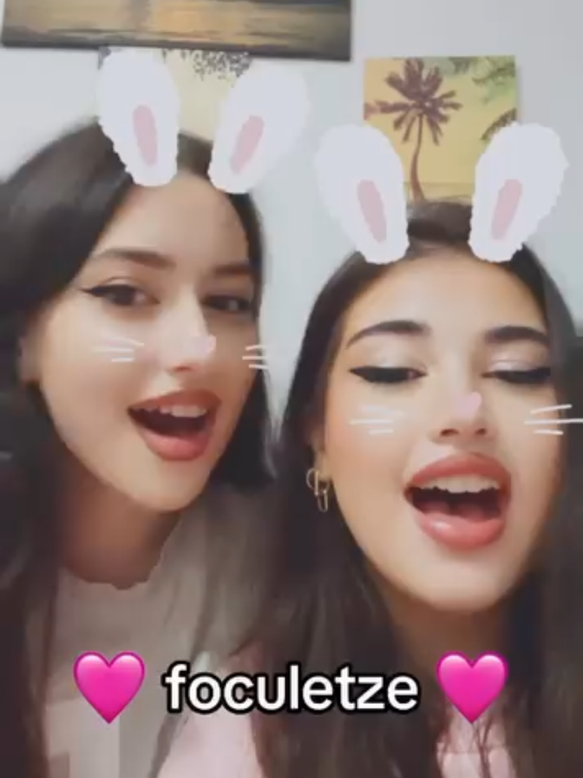 Foculețele rup topurile. 