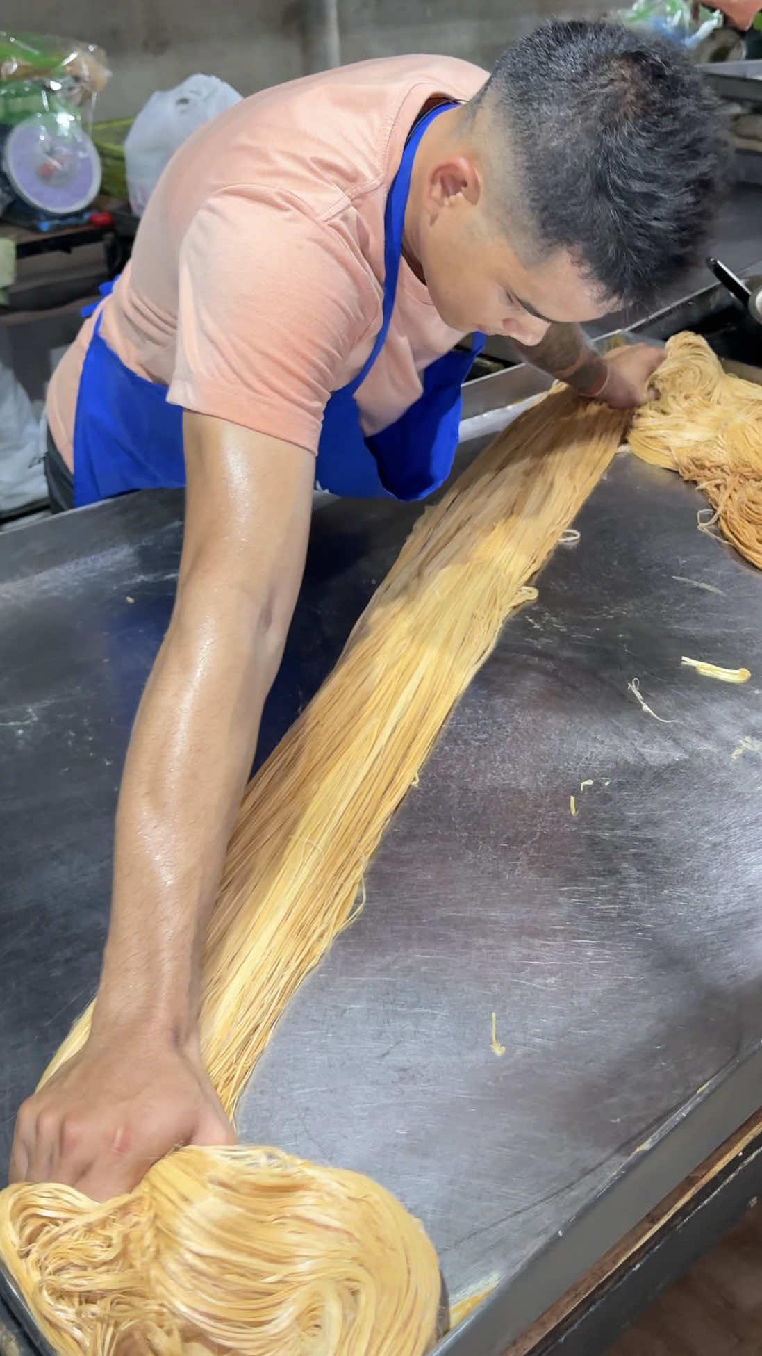 How To Make Sweet Candy Hair In Thailand 🔍 Business name  Roti Sai Mai Abeedeen-Pranom Sangaroon 📍Address Tambon Pratuchai, Phra Nakhon Si Ayutthaya District, Thailand 💵 Price  50 Baht/$ 1.50 USD