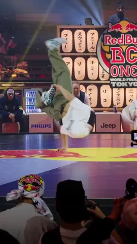 Bboy Issin automatic with the skills drop 🤯  📸 redbullbcone  #justdance #odaychiconhay #breaking #issin #japan 