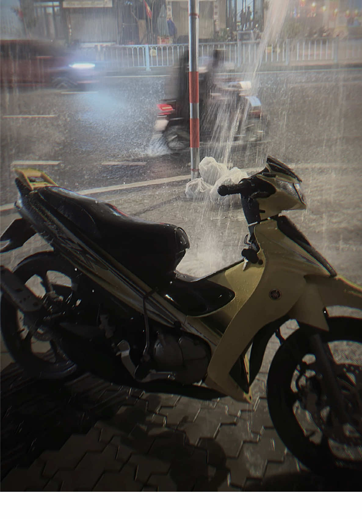 Mưa buồn.Thuê xe trải nghiệm cho em vui nhé #huychothuexetrainghiem #thuexetrainghiem #yaz #xuhuong #viral 