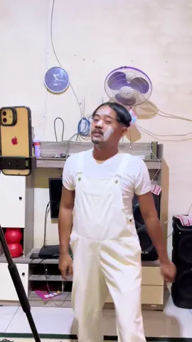 Masih malu malu i titto' depan mama.