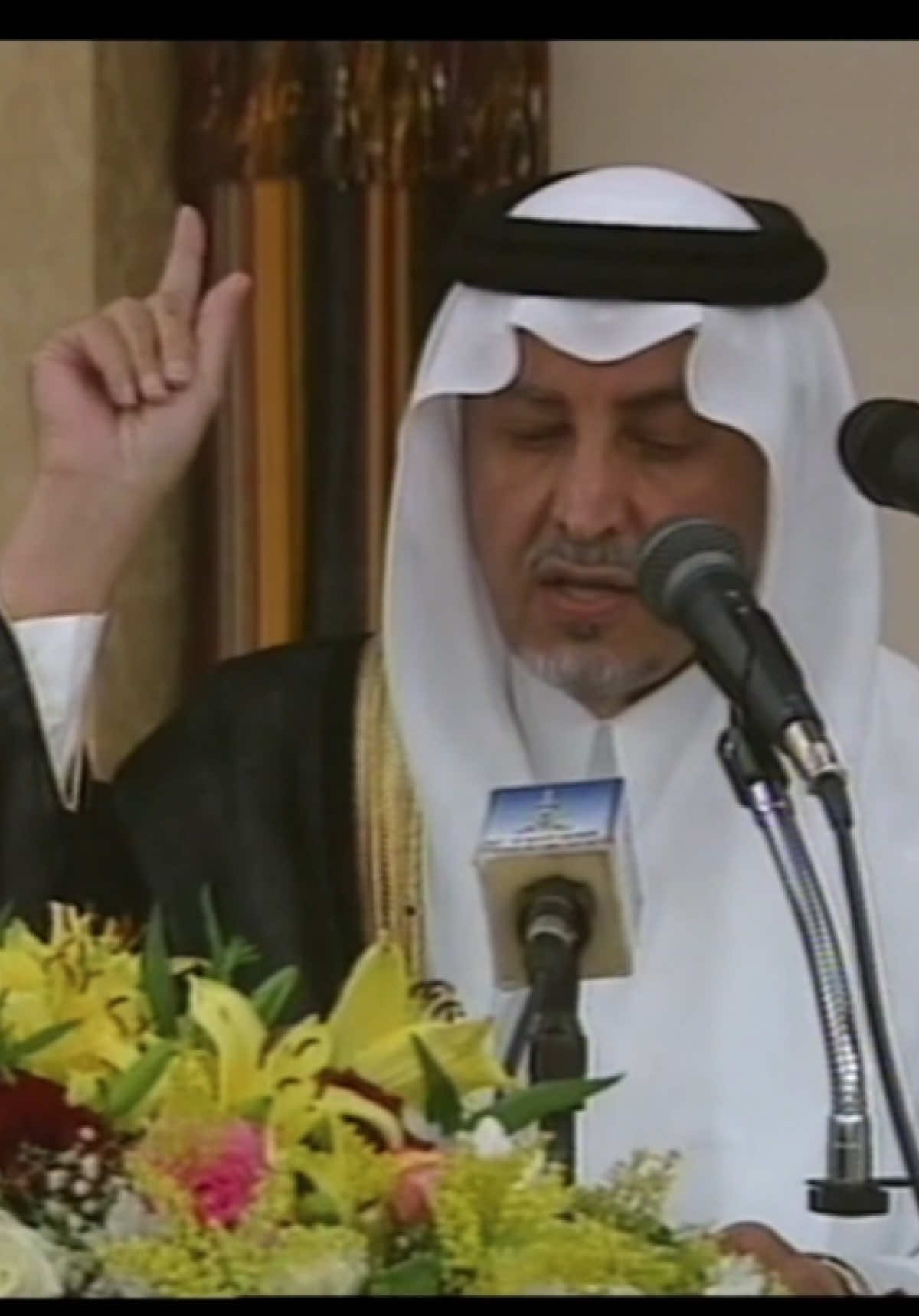 يا ما تناجى بها احباب .  #خالد_الفيصل #محمد_عبده #abdu #دايم_السيف 