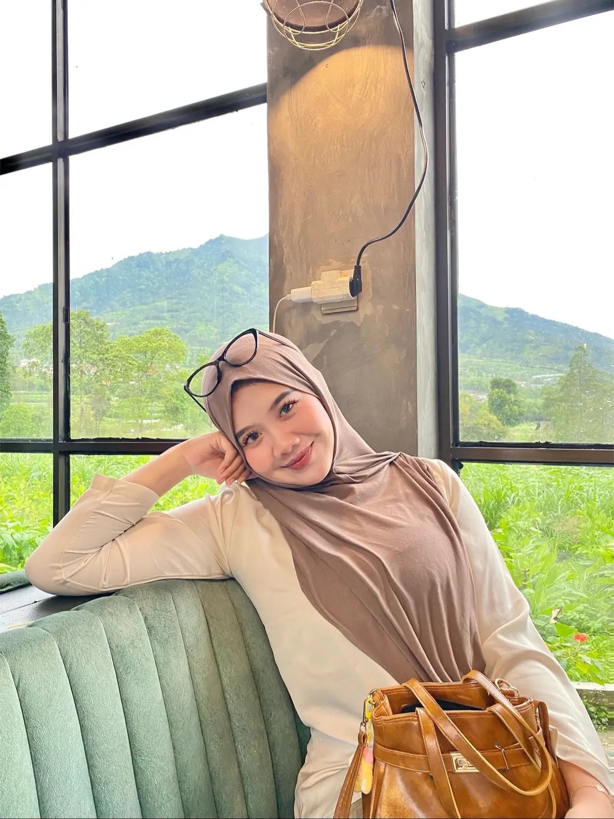 menyapamu tak berani, menciummu apalagi ~ #lovetheview 