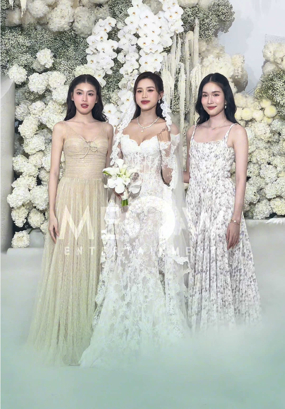 Top 2 Hoa Hậu Việt Nam 2020 hội ngộ: Á hậu Ngọc Thảo và Phương Anh chụp ảnh cùng cô dâu Hoa hậu Đỗ Hà #MeowEntertainment #TikTokGiaiTri #MeowNetwork 