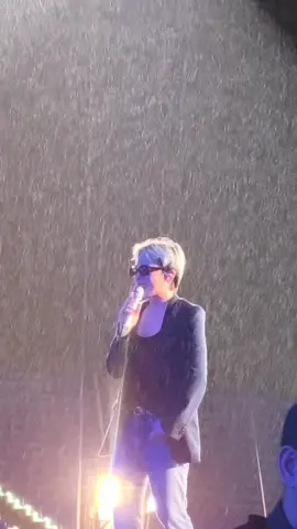 It’a raining,again with Übermensch Viet Nam #gd #gdragon #Übermensch #hanoi