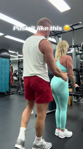 @RoseyHub @Mrmrsswing @SummerRose @Summer & Marc @SummerEats 