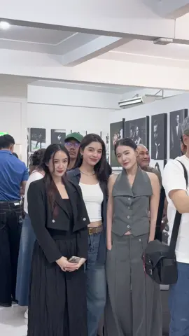 “เนโกะ พันดาว เชลลี่” เข้าชมนิทรรศการภาพถ่ายบุคคล Extra ordinary  โดย คุณปู สุเมธ ณ ยิบอินซอย แกลลอรี่  #Motionmindsentertainment #Nknaerun #Pundao #Shellybenda 