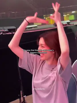 just lingorm supporting each other, as always🥹🖤 #lingorm #ormkornnaphat #linglingkwong #fyp #foryou 