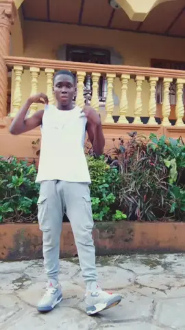 smooth move#Kingofstyle #viralvideos #sierraleonetiktok🇸🇱 #makemefamous @Esther✝️❤️ 