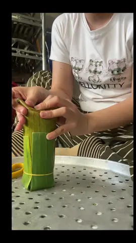 Bánh tét cô Út - Làng hoa Sa Đéc Đồng Tháp #xuhuong #bánhquê #bánhtet #bánhtétcôút