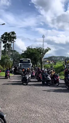 Absen absen😭🤣@andry_winspector @Zalfa Adrian @adiiiaryana @didutsaayana_#andara#qqtrans#foryoupage 