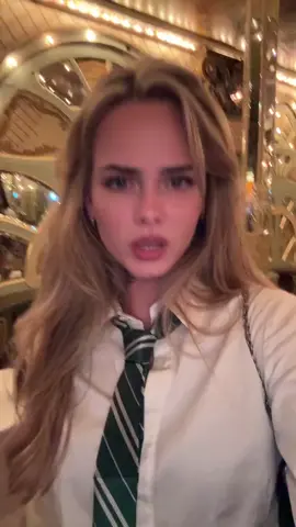 wisst ihr als was wir zu Halloween gegangen sind?? 🐍 #fydeutschland #viral 