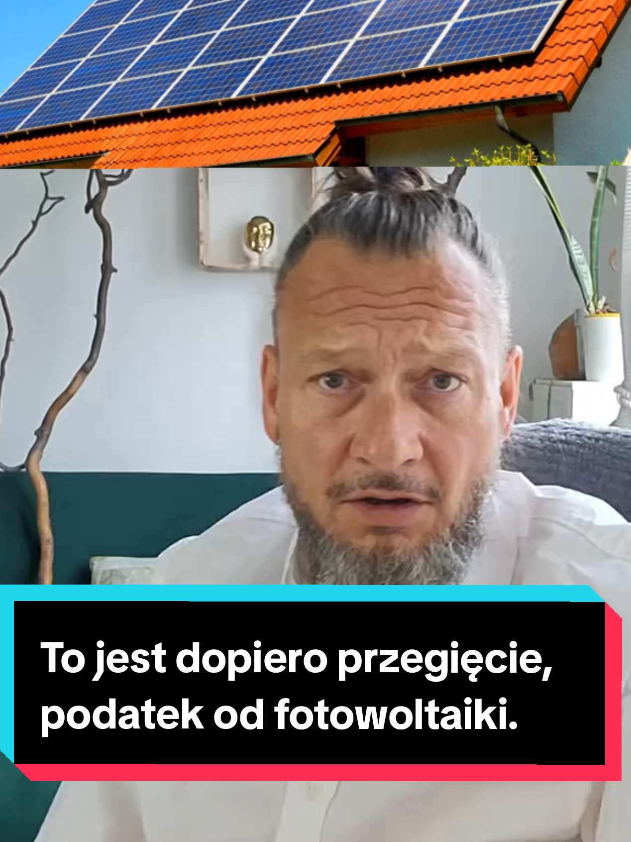 Trudna prawda: jeśli ktoś jeszcze wierzy, że system energetyczny w Polsce działa logicznie i uczciwie, to ten nowy „podatek od fotowoltaiki” właśnie go z tego snu wybudza. To jest łatanie budżetu naszym kosztem, bez trzymanki. Nowy podatek od fotowoltaiki? Tak, dobrze słyszysz. Jeśli Twoje panele mają powyżej 10 lat, to rząd wymyślił, że powinny iść do… recyklingu. Tyle że po 10 latach sprawność paneli spada o 1–2%. A gwarancję mają na 25 lat. Po co więc wymieniać coś, co działa? Bo ktoś musi zasypać dziurę budżetową. I zgadnij kto? No właśnie. A teraz najlepsze. Fotowoltaika jest ściśle powiązana z naszym systemem ogrzewania. Do grzałki w buforze podłączasz swoje panele i możesz nie odpalać kotła przez 8 miesięcy w roku, podgrzewając CWU za darmo, z natury. Ale to nie koniec absurdów. Zmiana harmonogramu odczytów liczników już spowodowała wzrost rachunków o 3–4 tys. zł u części klientów. Zmiana bez pytania, bez zgody, niezgodna z umową. To jest wyłudzenie, nie „procedura techniczna”. A teraz jeszcze dorzucono recykling czegoś, co działa i ma gwarancję do 2040 roku. Nie ma w tym logiki. Jest tylko sięganie do naszych kieszeni. Jeśli chcesz realnie obniżyć koszty ogrzewania, to panele + bufor + grzałka to jedyne sensowne trio, które daje Ci niezależność. I, na szczęście, tego jeszcze nie próbują opodatkować. #fotowoltaika #podatek #energiaflow #ogrzewanie #bufor